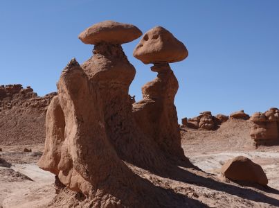Skalní postavičky v Goblin Valley mají neuvěřitelné tvary.